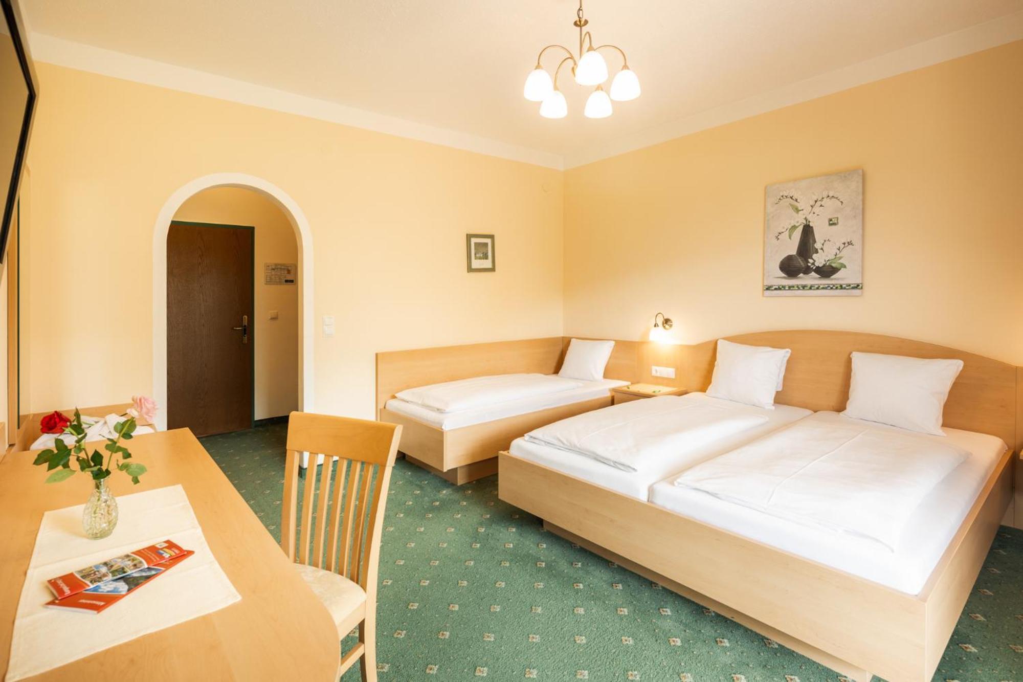 Landhotel Stofflerwirt 상트미카엘임룽가우 외부 사진
