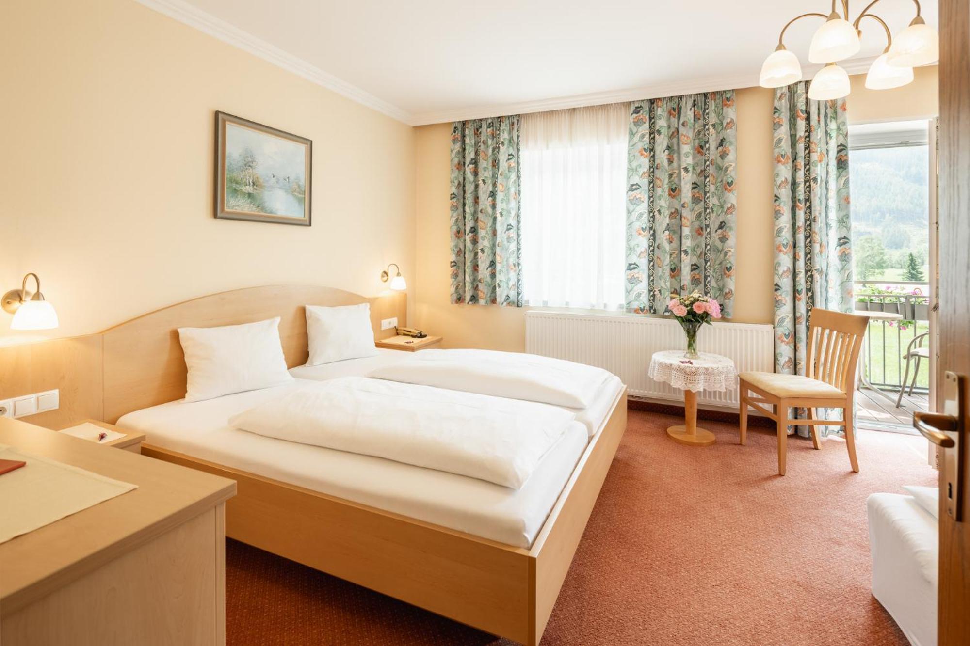 Landhotel Stofflerwirt 상트미카엘임룽가우 외부 사진