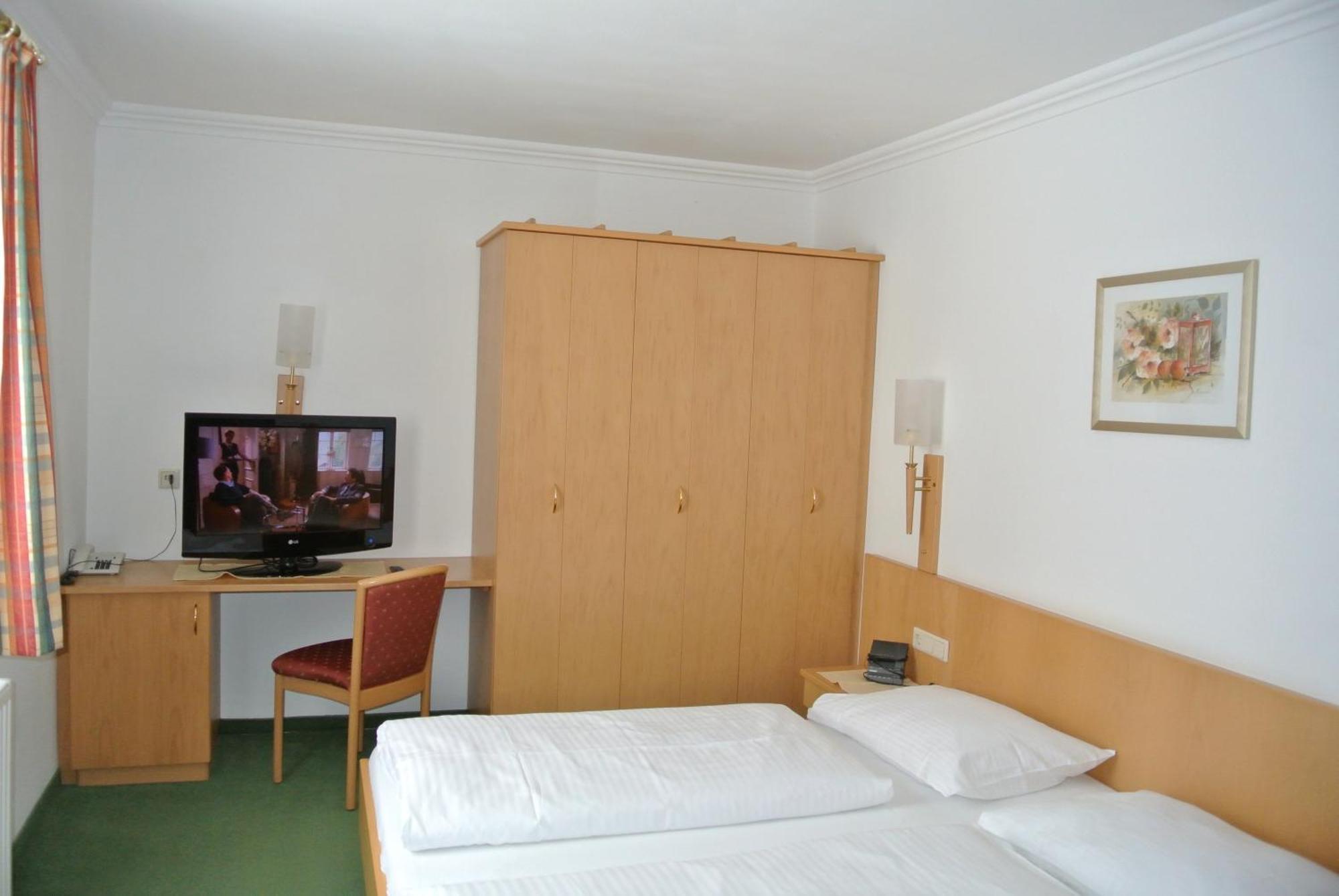 Landhotel Stofflerwirt 상트미카엘임룽가우 외부 사진