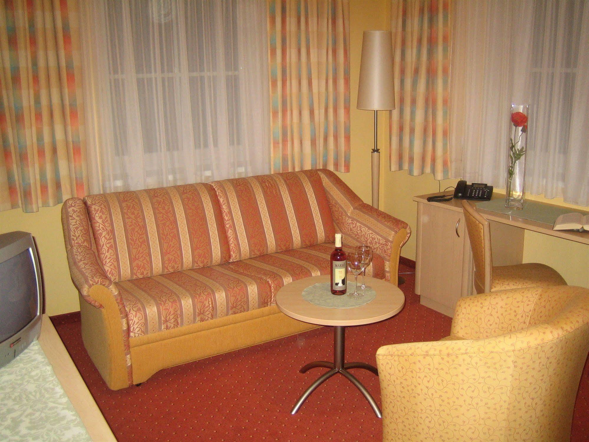 Landhotel Stofflerwirt 상트미카엘임룽가우 외부 사진