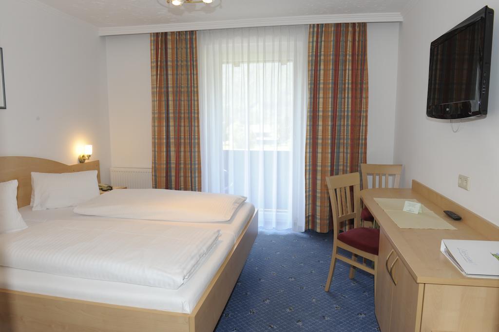 Landhotel Stofflerwirt 상트미카엘임룽가우 객실 사진